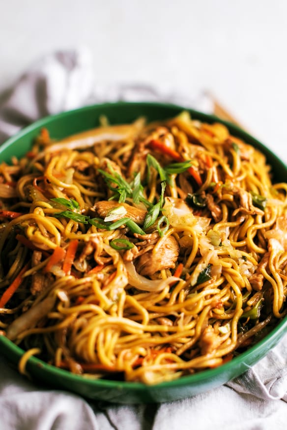 Chicken chow mein with a savory oyster and soy sauce. Includes step-by-step instructions with picture on how to cook chow mein in a wok
