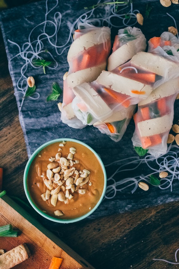 Sesame Ginger Tofu Spring Rolls With Sriracha Peanut Sauce