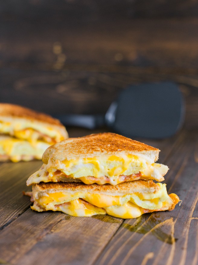 Dor Diverse Reis Breakfast Grilled Cheese Sandwich - Dad With A Pan