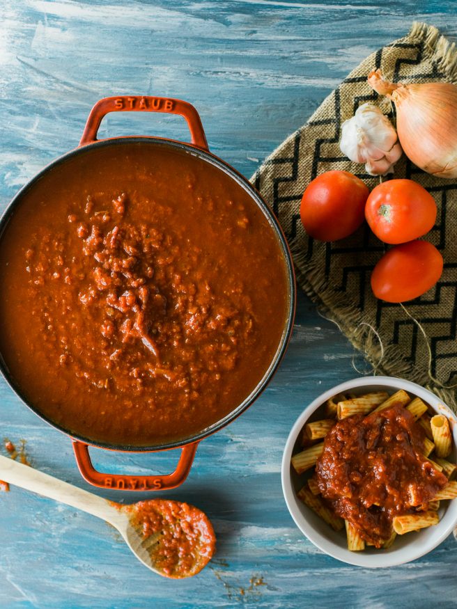 Slow cooked spaghetti sauce over 6 hours. Using garlic, basil, oregano and other spices, cooked low and slow for the perfect Sunday spaghetti sauce!