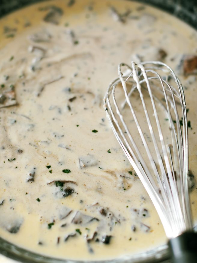 This portobello mushroom mac and cheese recipe is what dreams are made of. Loaded with four different kinds of cheese and hearty portobello mushroom.