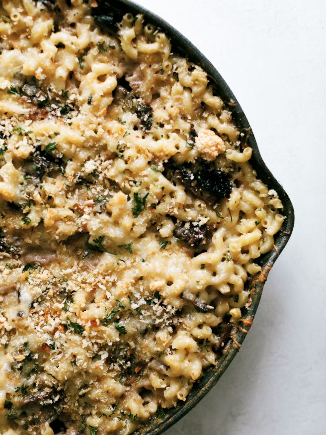 This portobello mushroom mac and cheese recipe is what dreams are made of. Loaded with four different kinds of cheese and hearty portobello mushroom.