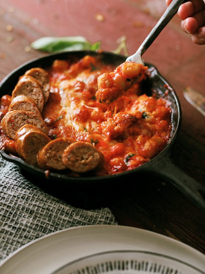This Gnocchi and Marinara skillet, is a simple to make gnocchi bake that is loaded with cheese and baked off to get a that beautiful golden brown cheese layer on top. 