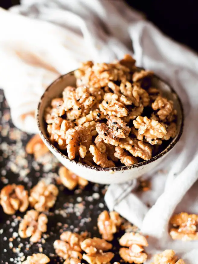 These everything Seasoned Walnuts are the PERFECT snack for the everything season fan out there!