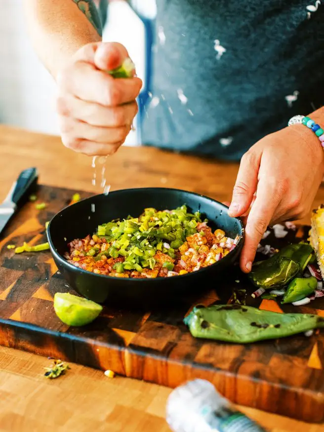 Esquites with Hatch Chiles, is spicy, zesty and so addicting! It's easily becoming my favorite lunch time meal, and makes a better dinner time side! 