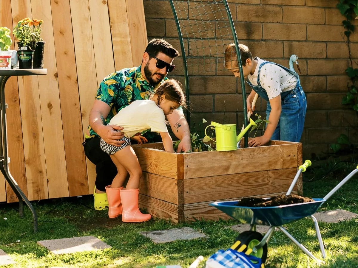 key-hole-compost-garden-bed-32-crop